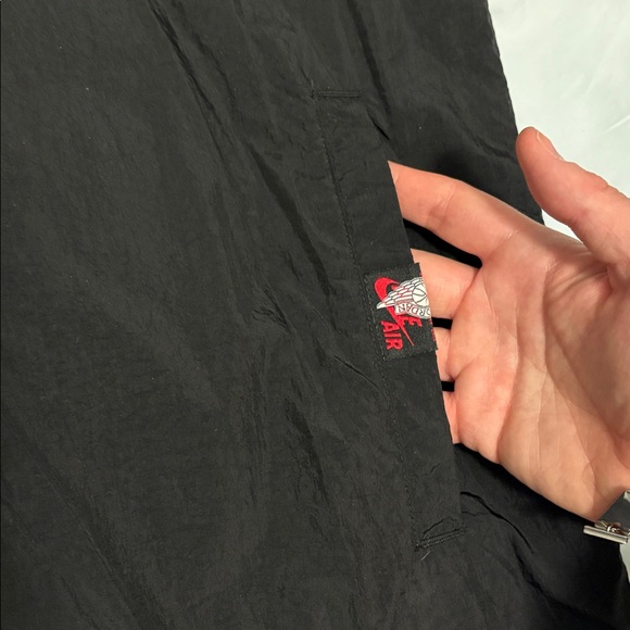 Air Jordan Windbreaker - Picture 6 of 9